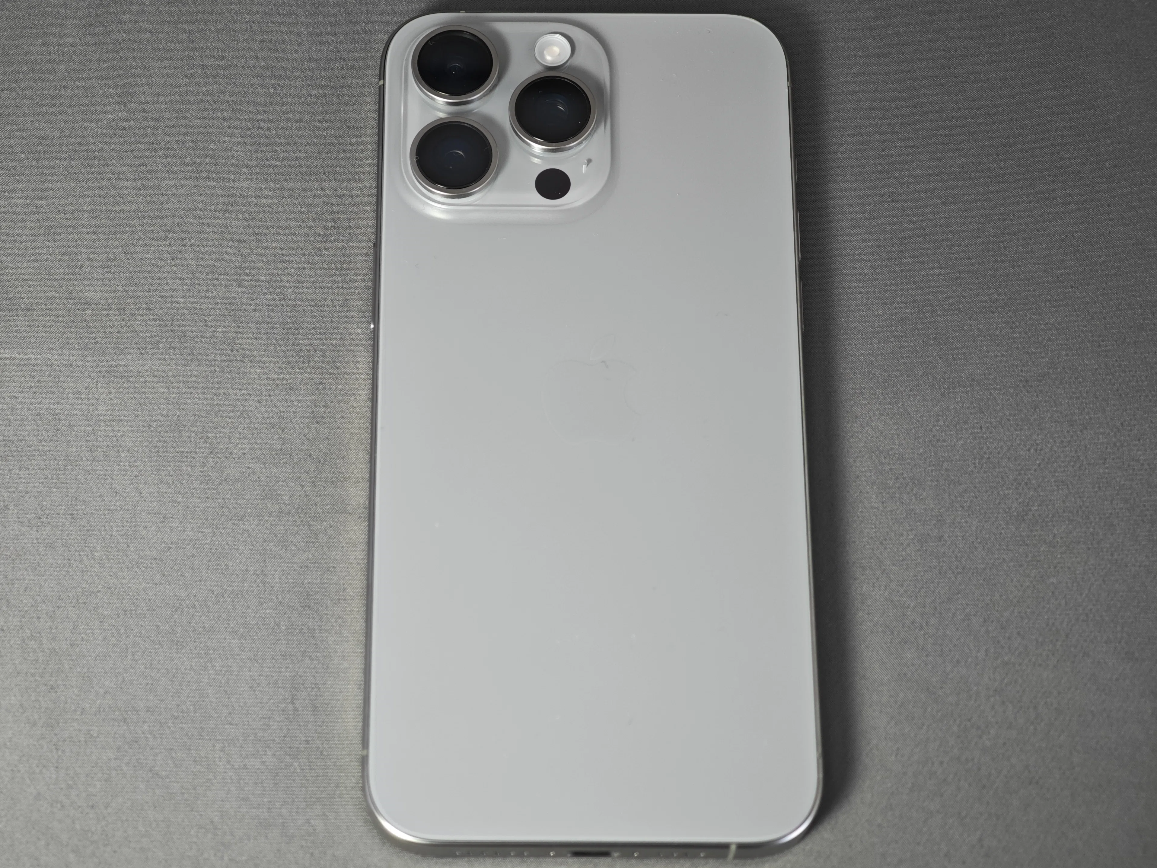 iPhone 15 Pro Maxの使用感をレビュー|高いけどリセールバリュー的に
