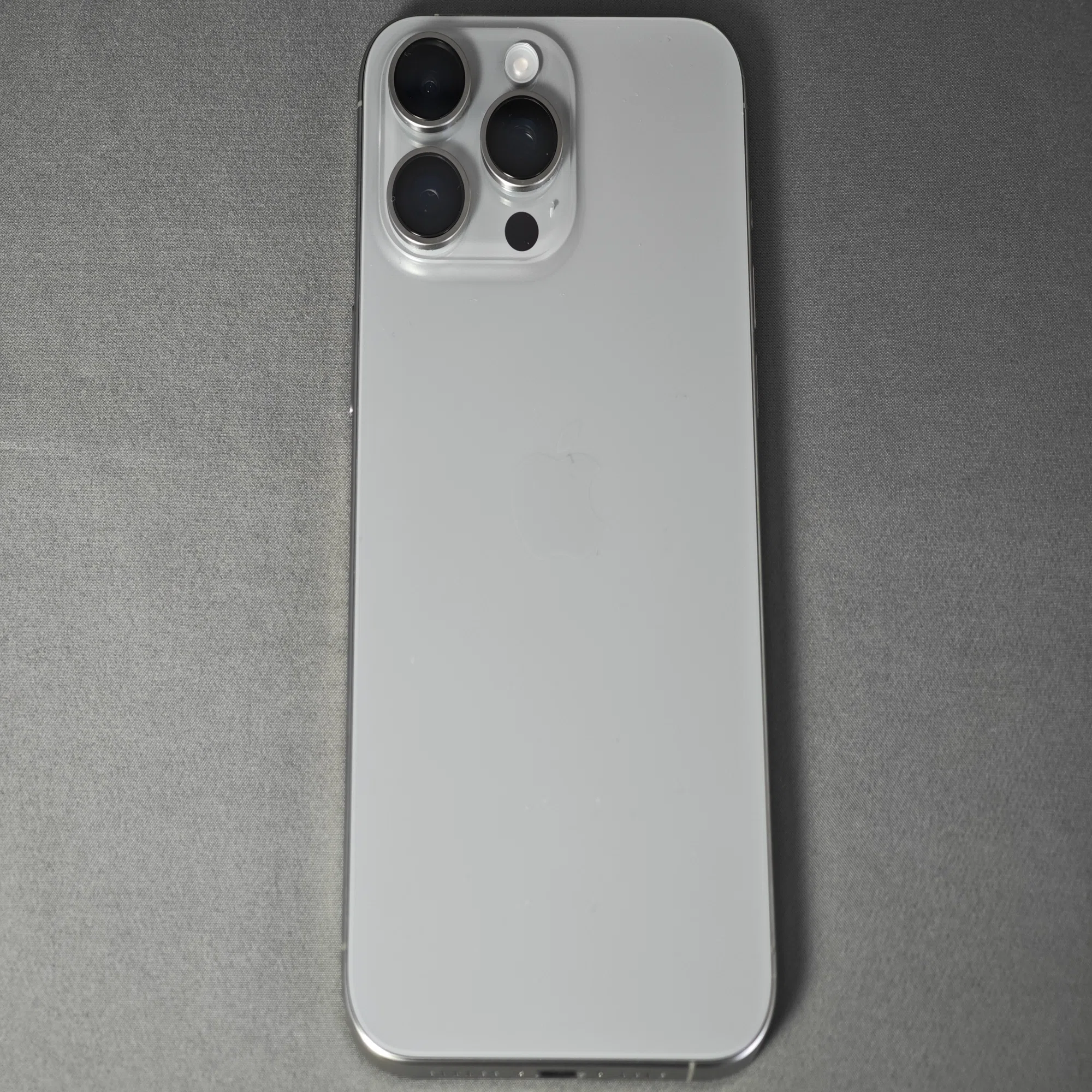 iPhone 15 Pro Maxの使用感をレビュー|高いけどリセールバリュー的に 