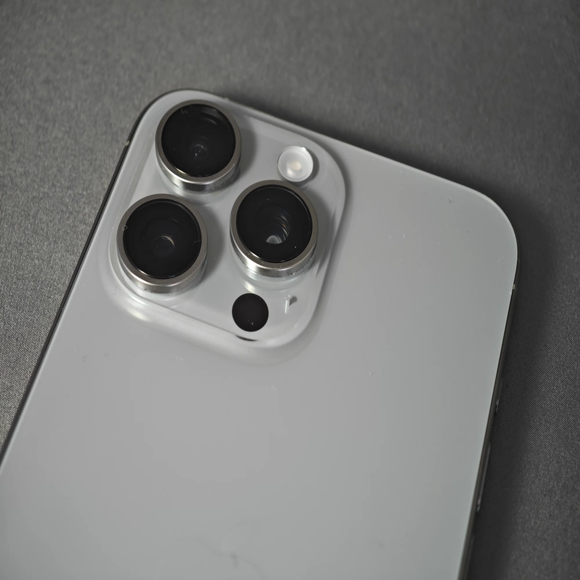 iPhone 15 Pro Maxの使用感をレビュー|高いけどリセールバリュー的に 