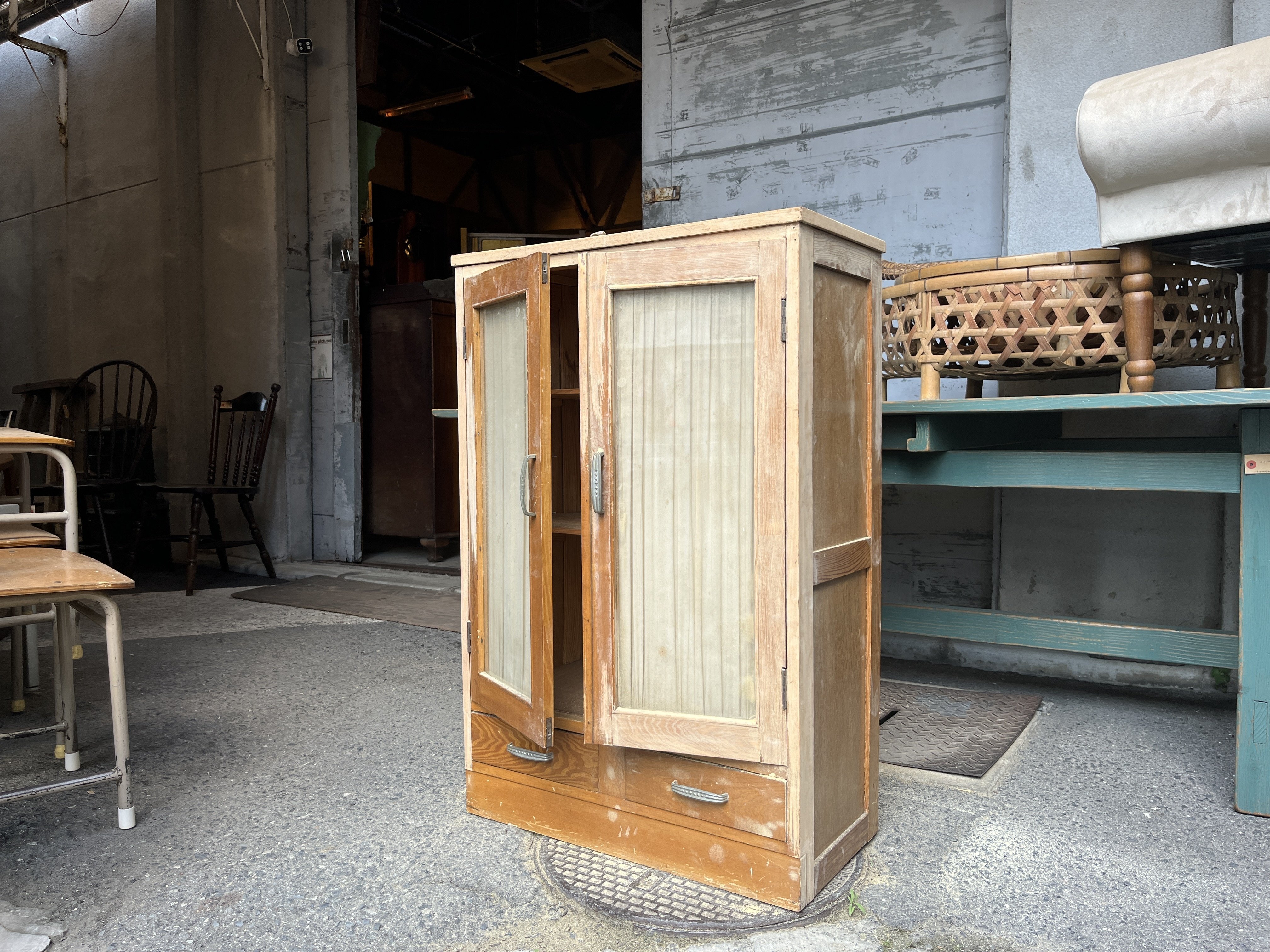 古道具の新しい風、「剥離家具」｜ふみのミナ