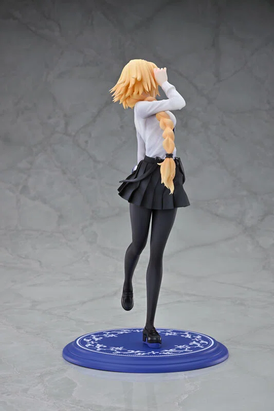 Fate/Apocrypha』ルーラー（ジャンヌ・ダルク）、赤のセイバー（モード