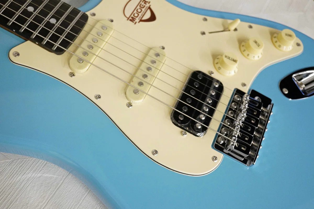 扱いやすく、モダンとクラシックを融合したギター、Mooer MSC10 Pro 
