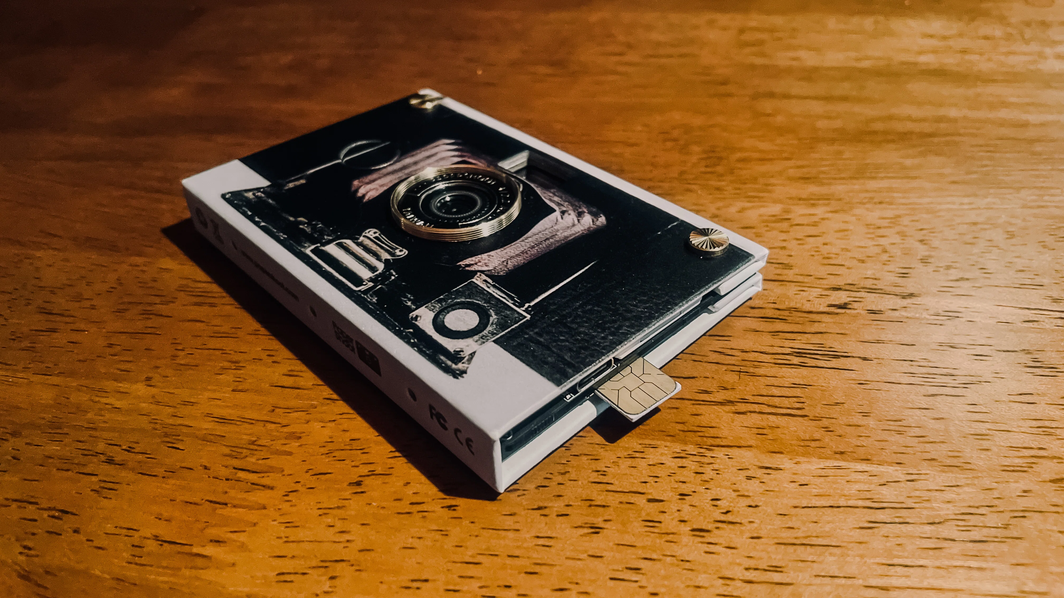 Paper Shoot】 ”トイカメラ” 『Paper Shoot』は 「iPad mini 6」と