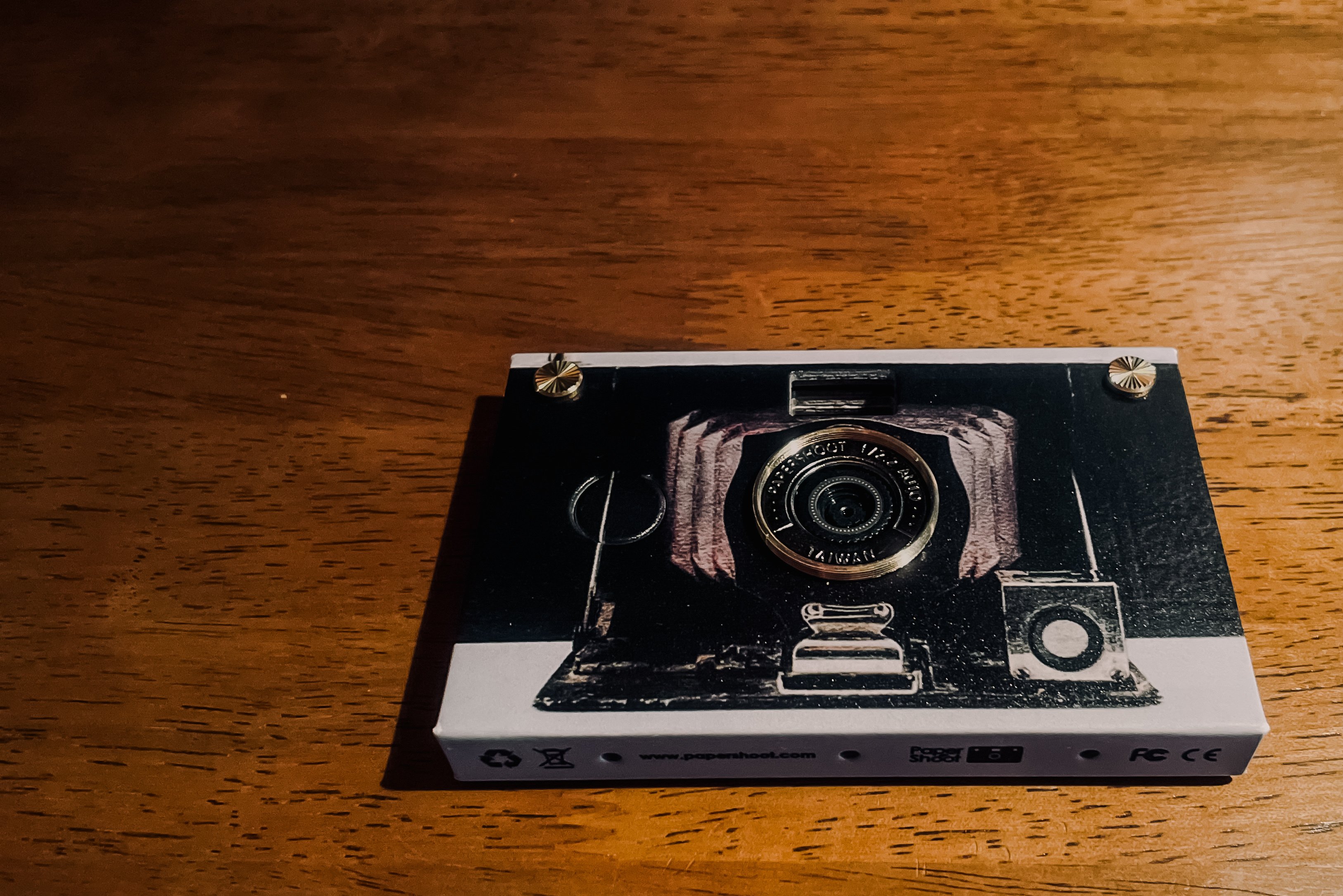 Paper Shoot】 ”トイカメラ” 『Paper Shoot』は 「iPad mini 6」と