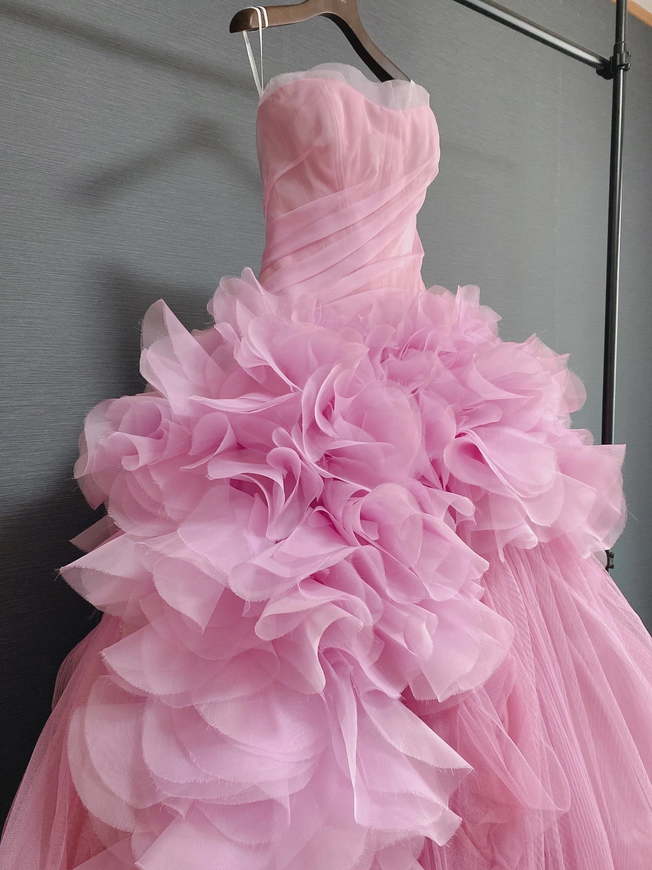 VeraWang Hayley をハイクオリティプレスで美しく。｜モデリスト 