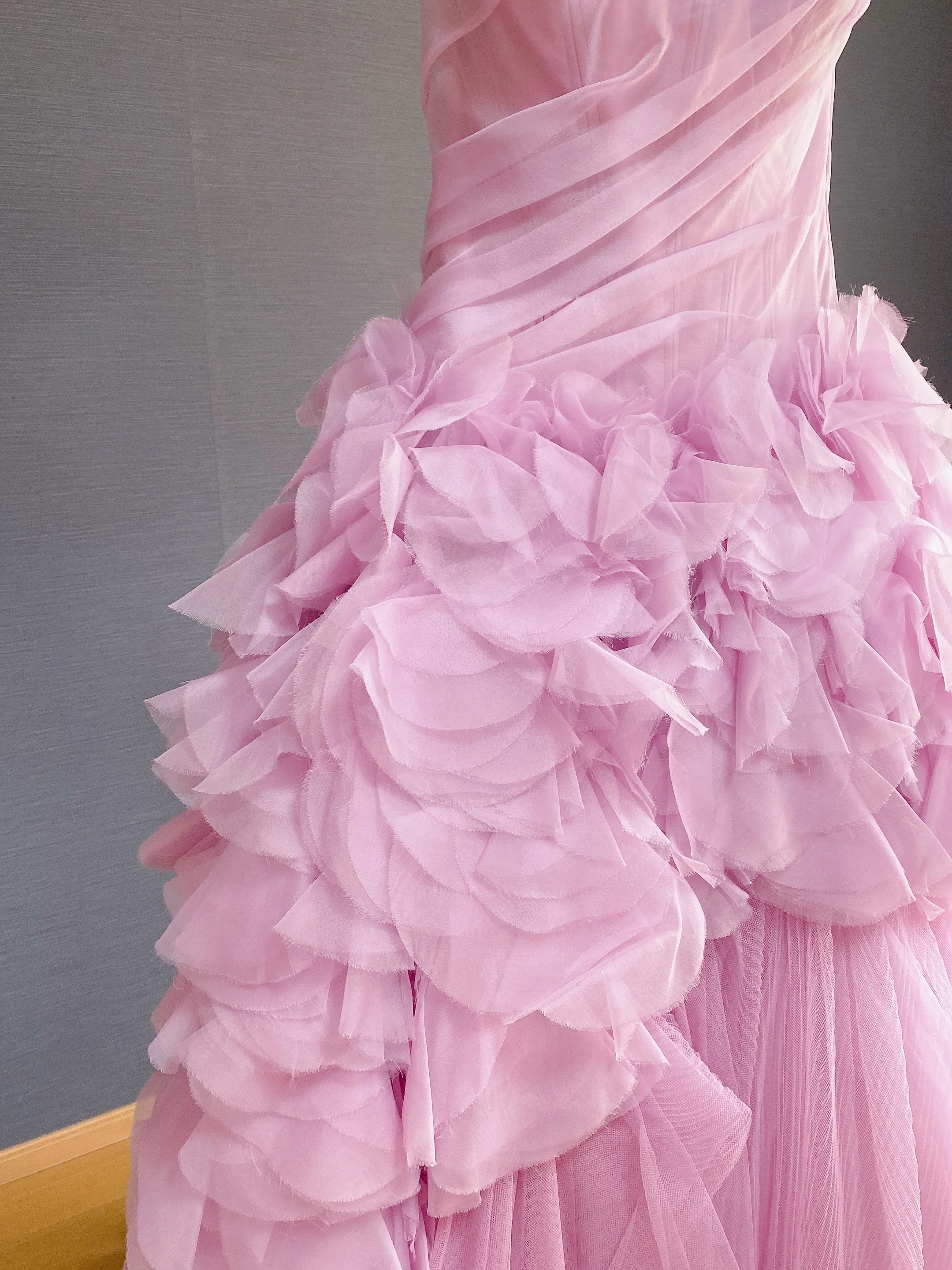 Make your Vera Wang Hayley beautiful with high-quality pressing 