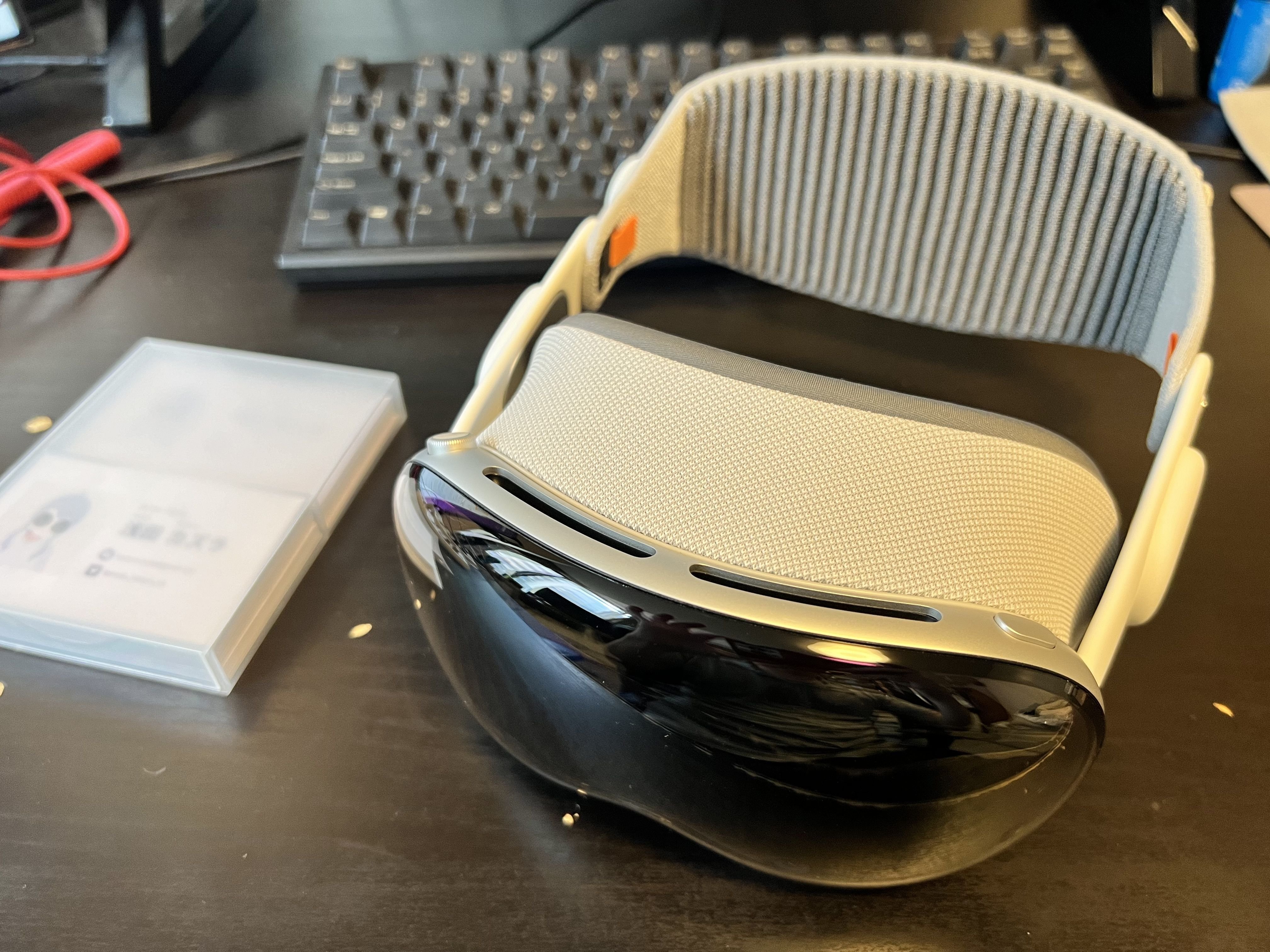 Vision Pro日記2「開封と初期走行」｜浅田カズラ