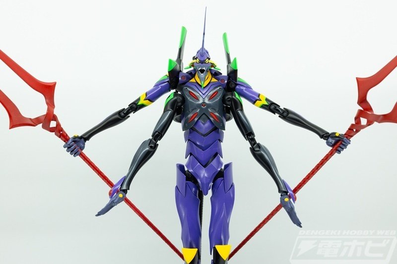 メタリックカラーのエヴァ2号機や、モノトーンVer.のイデオンなどの