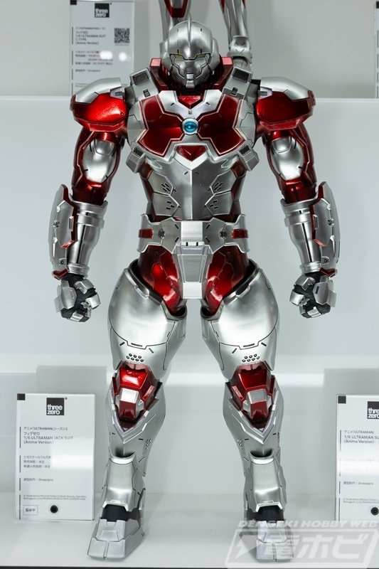 メタリックカラーのエヴァ2号機や、モノトーンVer.のイデオンなどの