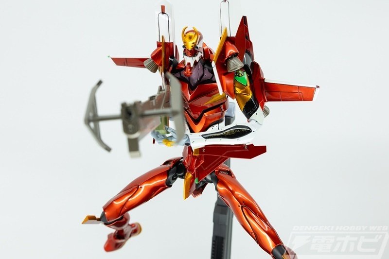 メタリックカラーのエヴァ2号機や、モノトーンVer.のイデオンなどの