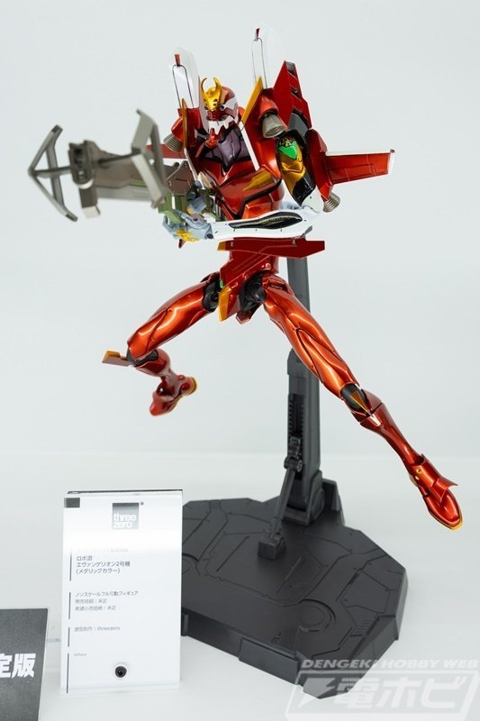 メタリックカラーのエヴァ2号機や、モノトーンVer.のイデオンなどの