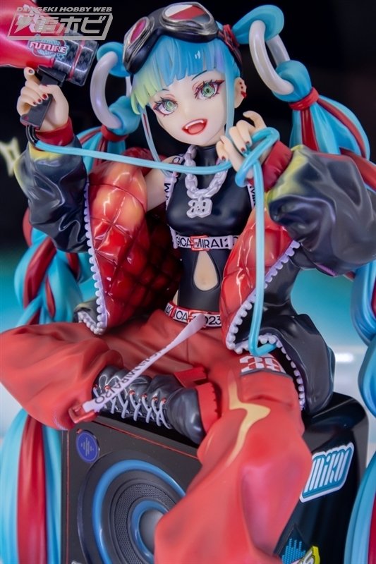 にじさんじ』月ノ美兎、剣持刀也、笹木咲、椎名唯華フィギュアが にじさんじ』月ノ美兎、剣持刀也、笹木咲、椎名唯華フィギュアが