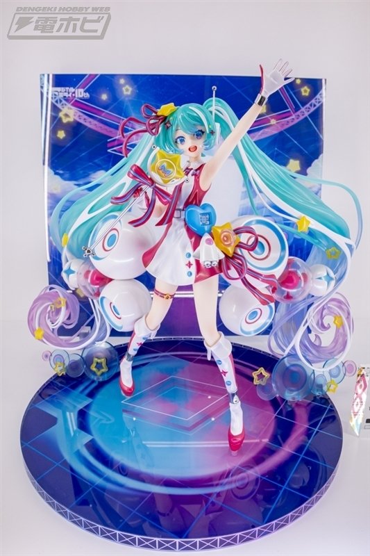 にじさんじ』月ノ美兎、剣持刀也、笹木咲、椎名唯華フィギュアが にじさんじ』月ノ美兎、剣持刀也、笹木咲、椎名唯華フィギュアが