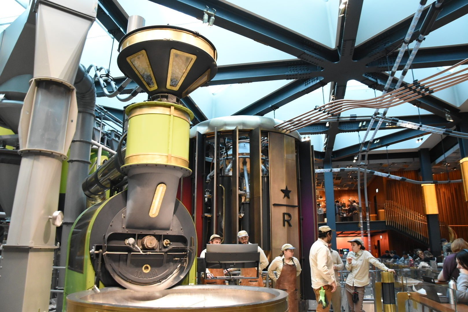 ヨーロッパ旅】イタリア/ミラノにあるスタバの本気店、スターバックス