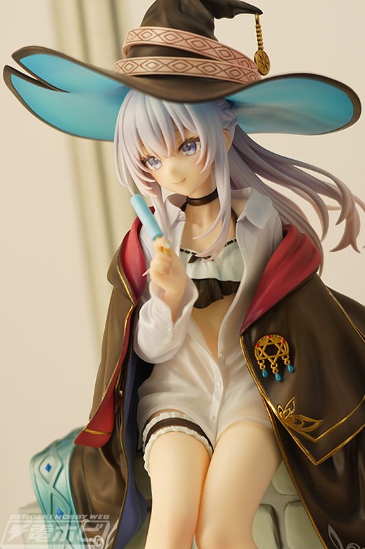 FuRyu 魔女の旅々 イレイナ　サマーバカンス　フィギュア 魔女の旅々」よりアイスを手に優しい表情の「イレイナ サマー