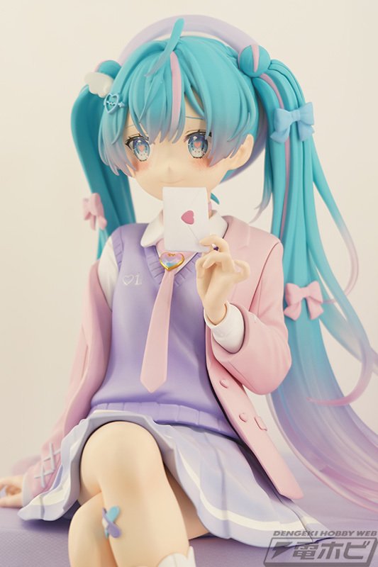魔女の旅々』イレイナ サマーバカンスver.の彩色見本が初展示