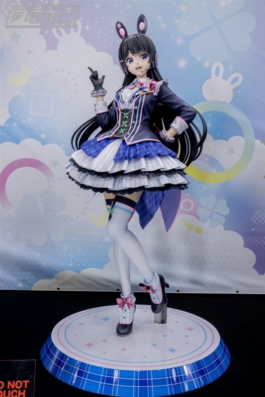 にじさんじ』月ノ美兎、剣持刀也、笹木咲、椎名唯華フィギュアが にじさんじ』月ノ美兎、剣持刀也、笹木咲、椎名唯華フィギュアが