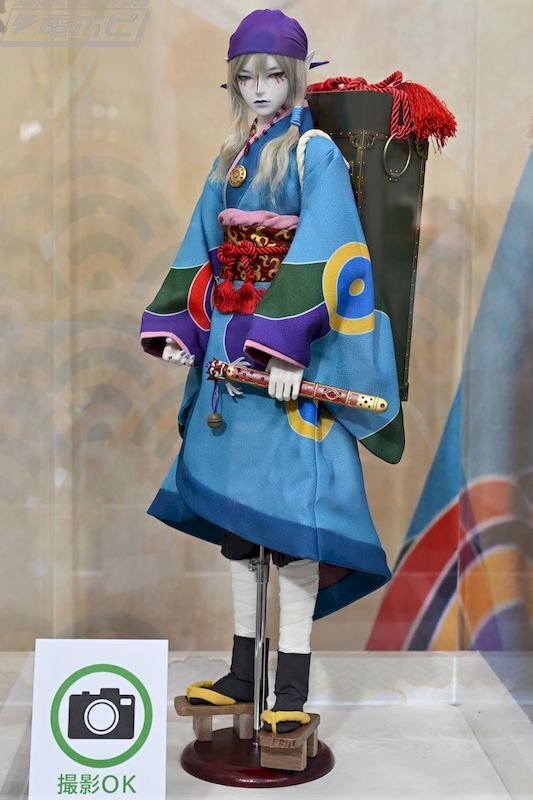 ローゼンメイデン』真紅と水銀燈、『モノノ怪』薬売り ローゼンメイデン』真紅と水銀燈、『モノノ怪』薬売り