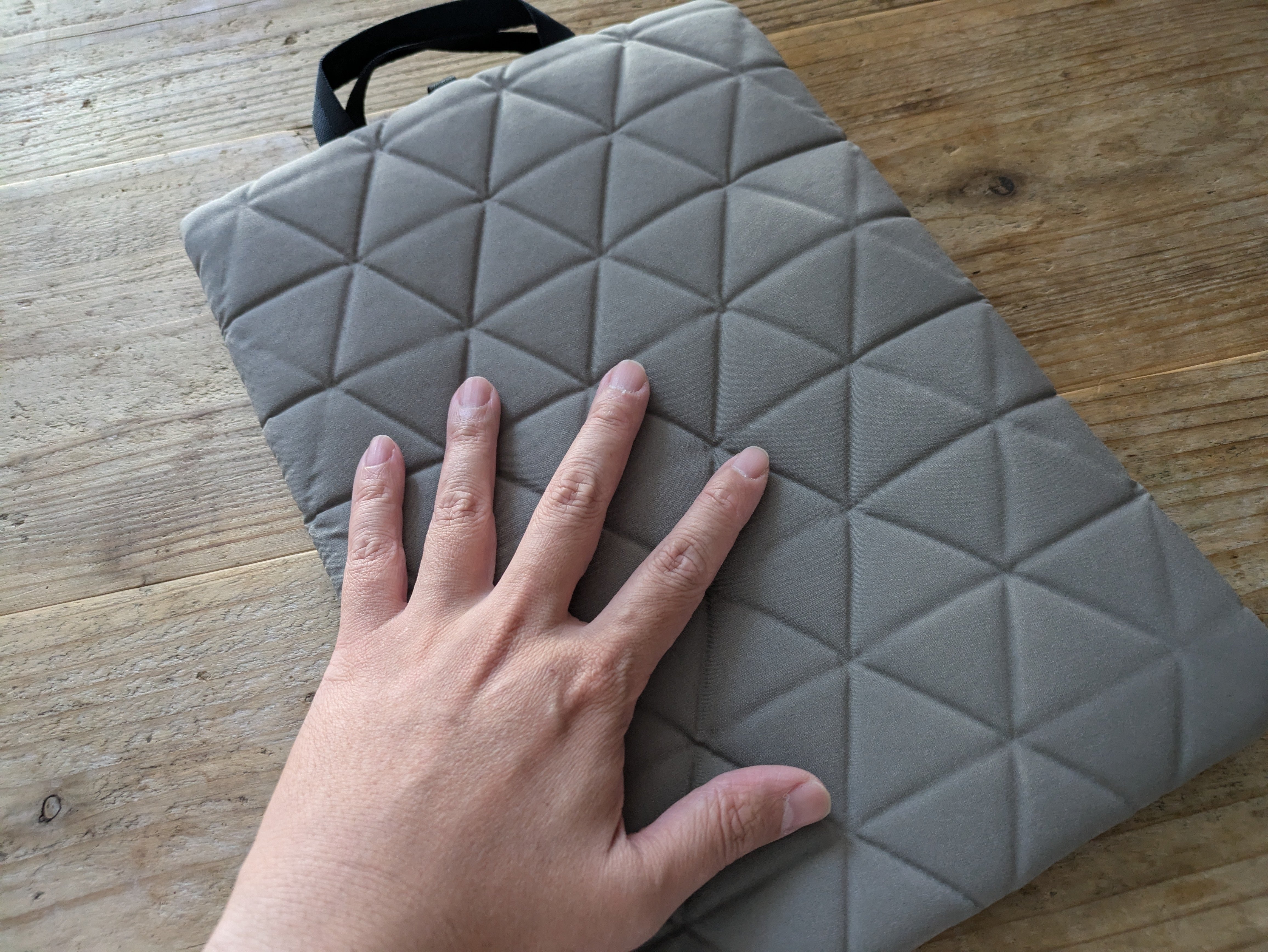 ＜ノースフェイス＞ジオフェイス PCスリーブ13インチ Amazon.co.jp: [ザノースフェイス] Geoface PC Sleeve 13 ジオ