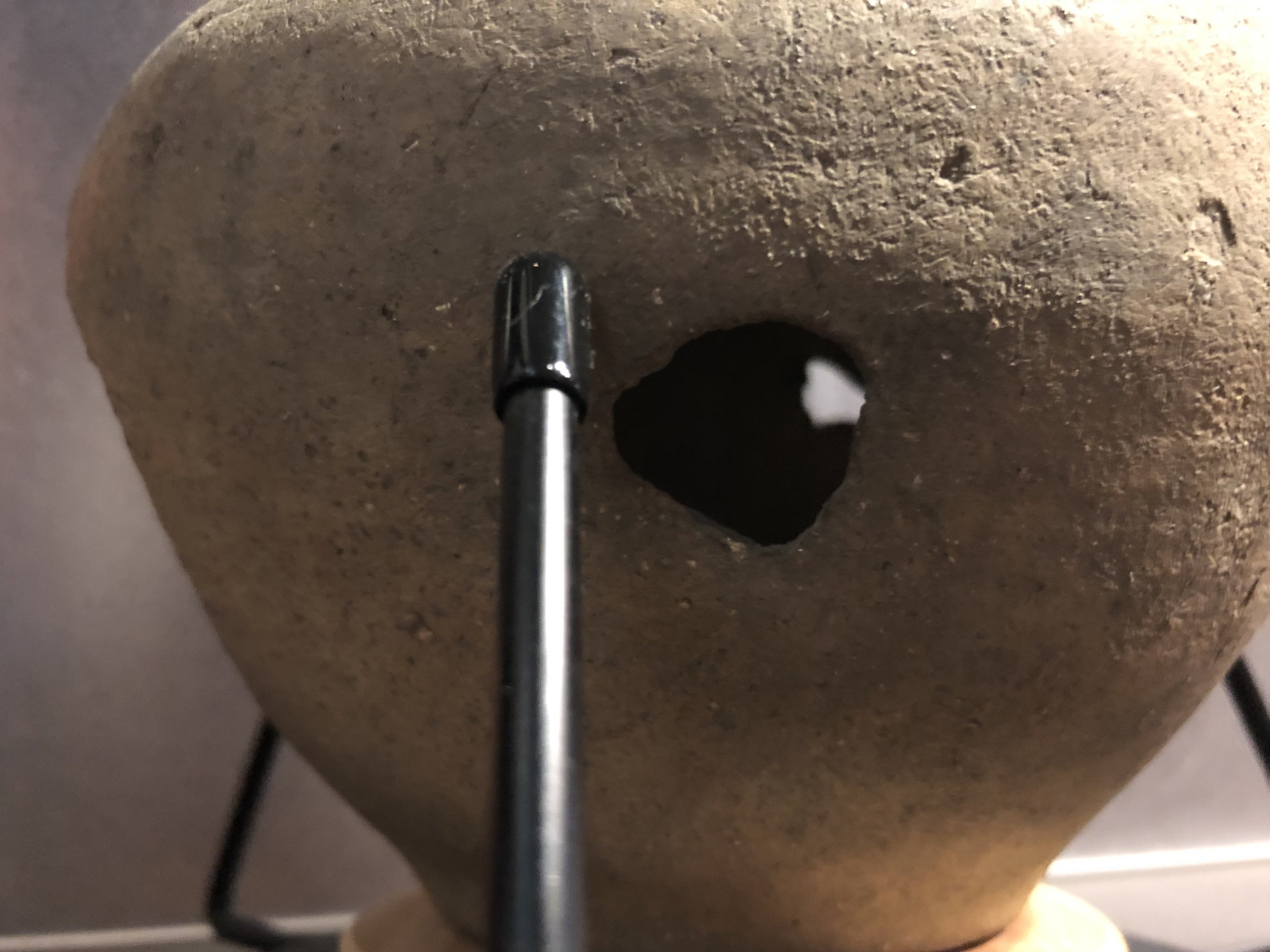 2024/07/29/月）穴の開いた弥生土器と、えな壺。｜るてる