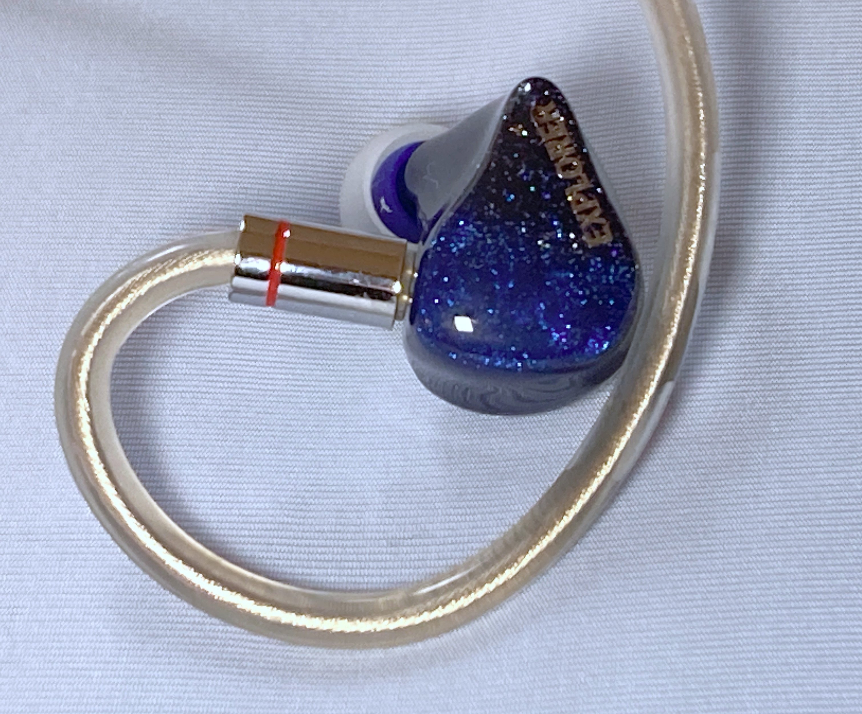 AFUL（アフー）Explorer はやや暖色ニュートラルの万能系上級入門機の