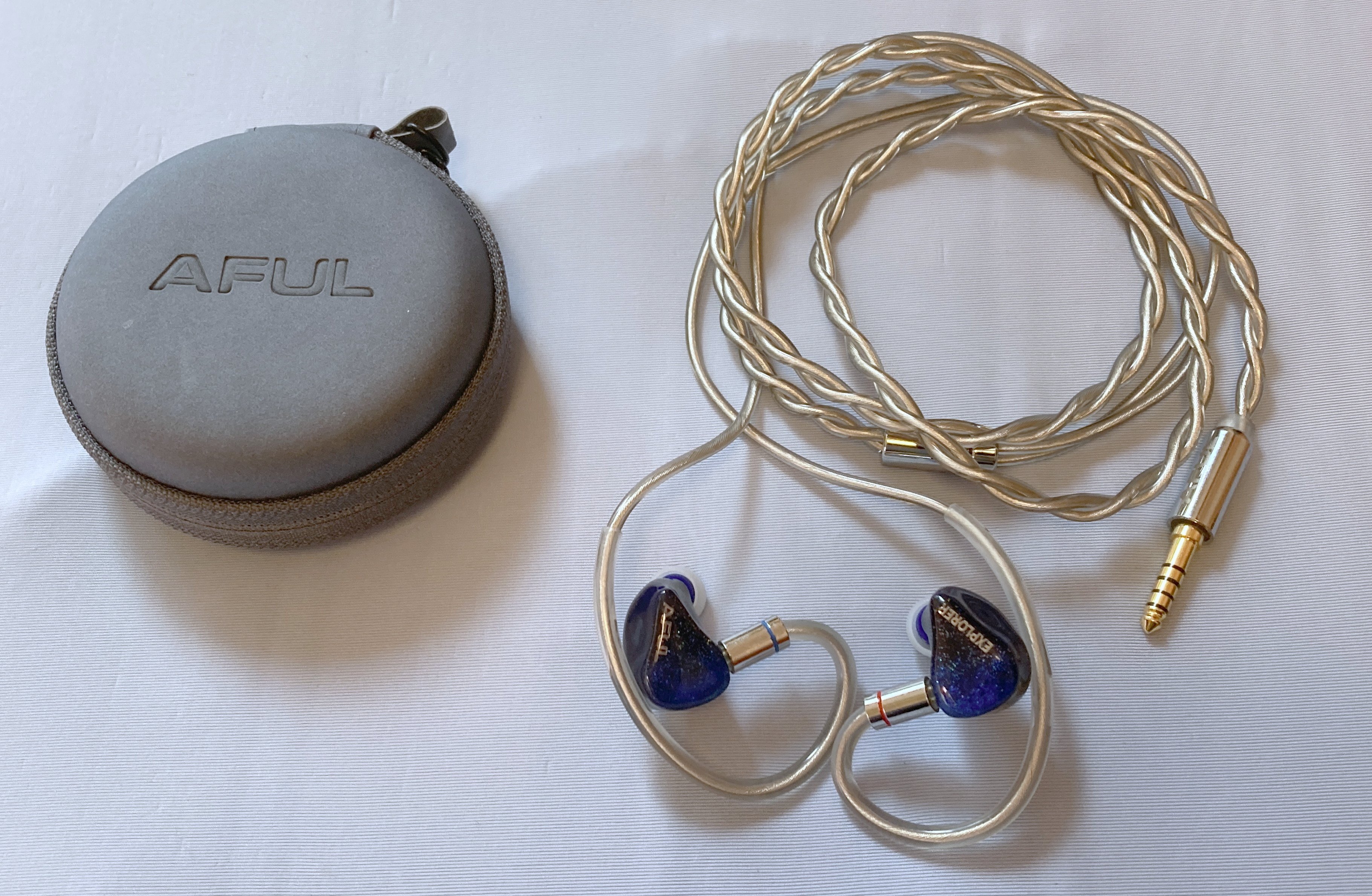 AFUL（アフー）Explorer はやや暖色ニュートラルの万能系上級入門機の