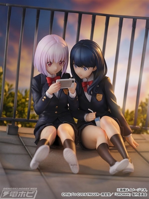 仲良く寄り添う姿が愛おしい！『SSSS.GRIDMAN』新条アカネ＆宝多六花が