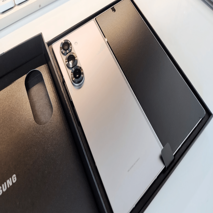 折りたたみスマホが届いた！開封・便利設定・活用方法【Galaxy Z Fold