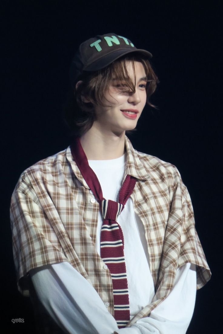 BOYNEXTDOOR ボネクド　イハン　センイル BOYNEXTDOOR イハンさん誕生日イベント開催！ | TikTok