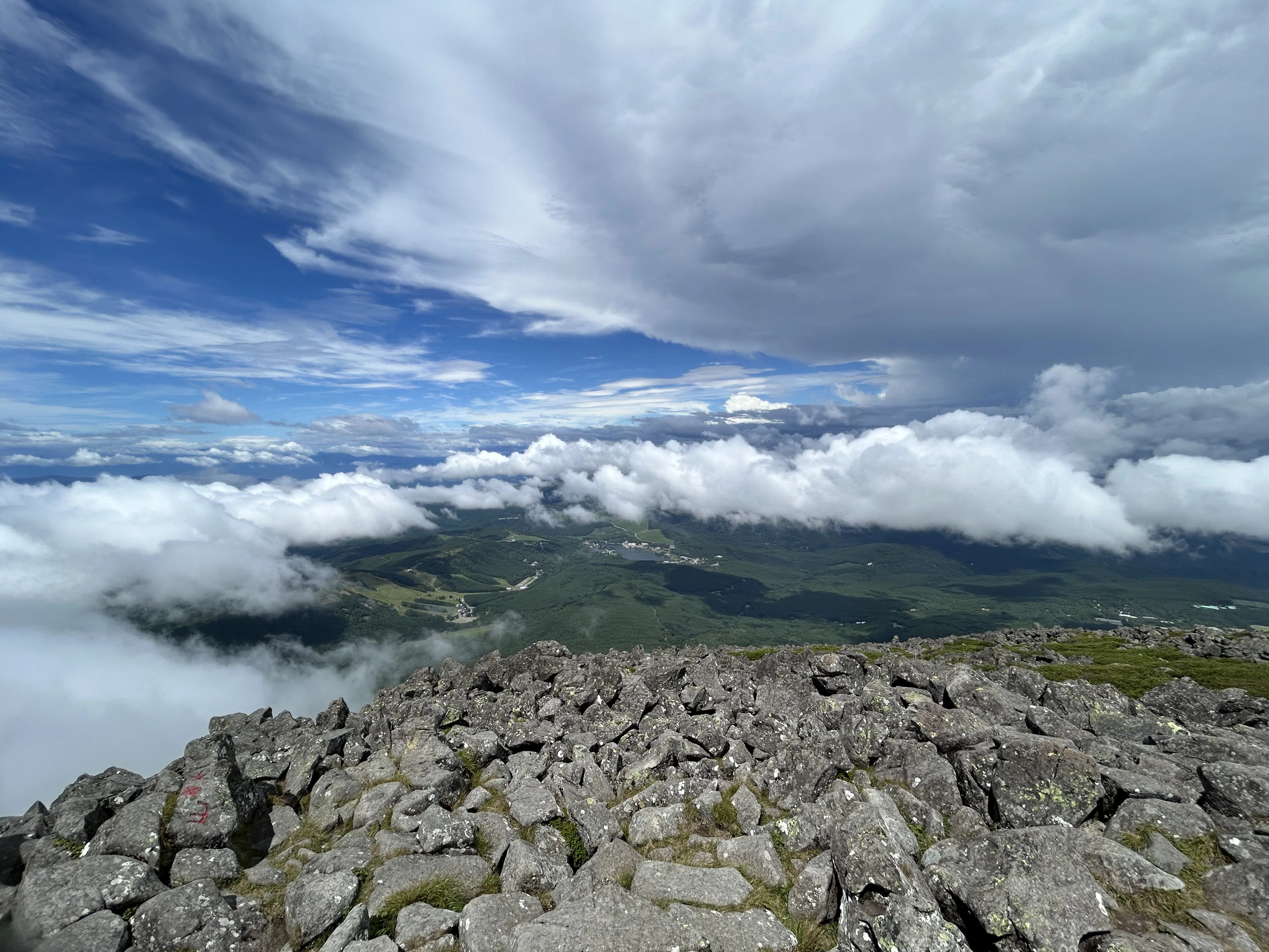長野県・蓼科山（たてしなやま）で天才登山一家を目撃｜橋本亮二