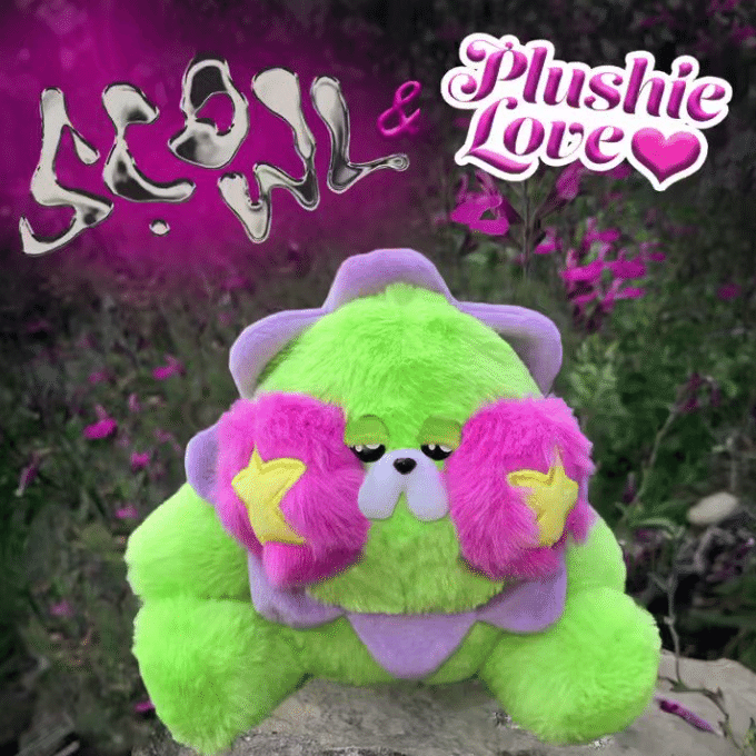 ぬいぐるみ plushie love turnstile snoozle Pics by @alexisjadegross and @patwk of the giant turnstile snoozle