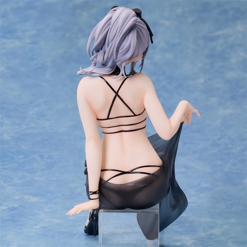 はちきれんばかりの豊満バストに釘付け！『アズールレーン