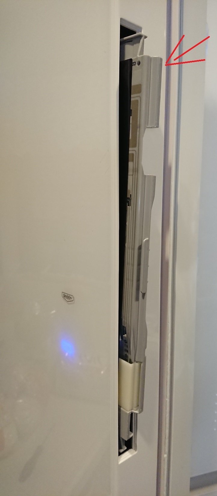 冷蔵庫のタッチパネルが効かなくなった＝＝＞タッチパネル部品を交換