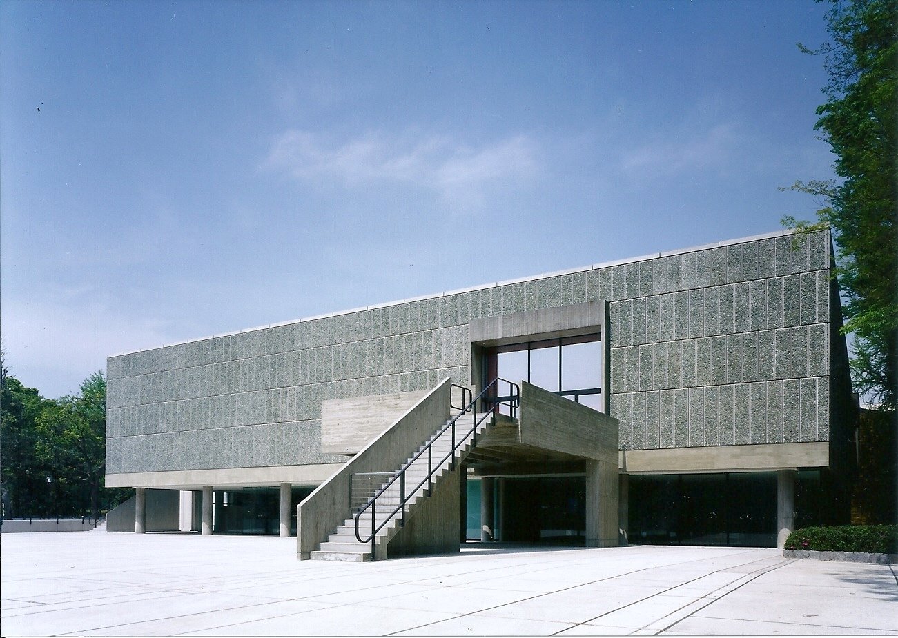 わが街の歴史的建造物［第3回］国立西洋美術館 日本で最初の免震