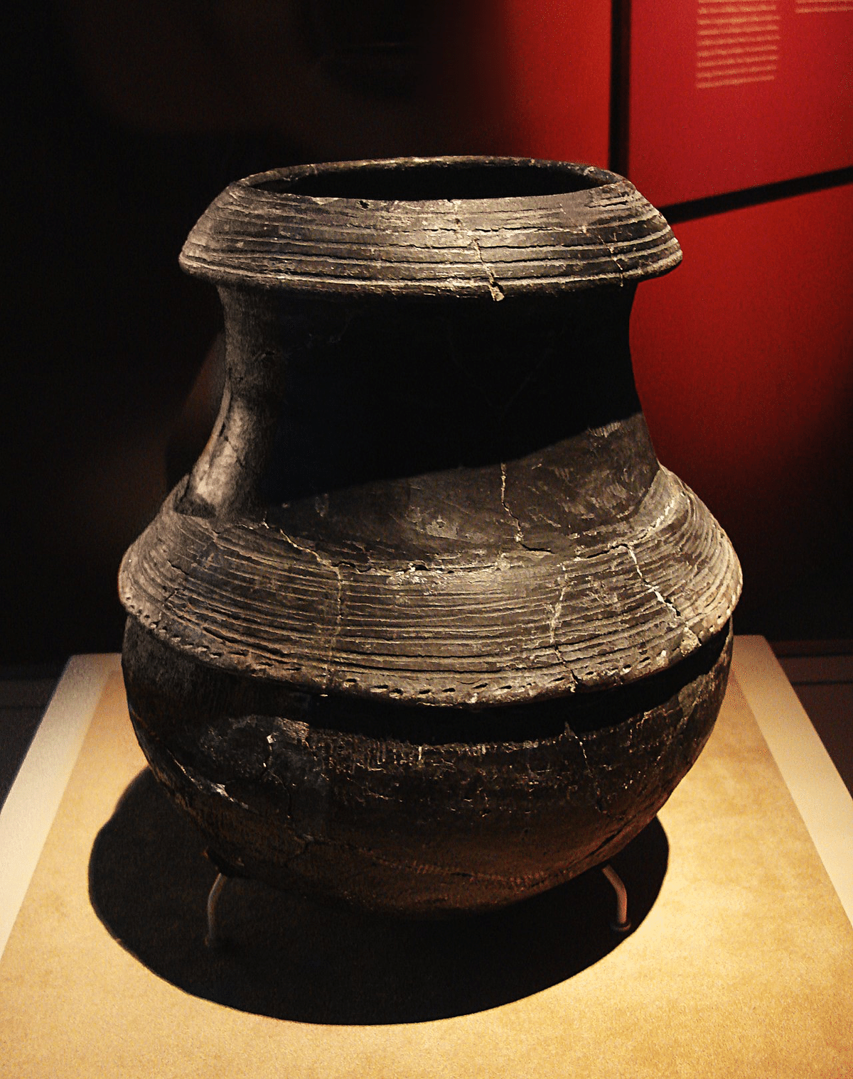 中国古美術　黒陶　壺　竜山文化　Chiping Black Pottery 中国古美術 黒陶 壺 竜山文化 Chiping Black Pottery 美術品