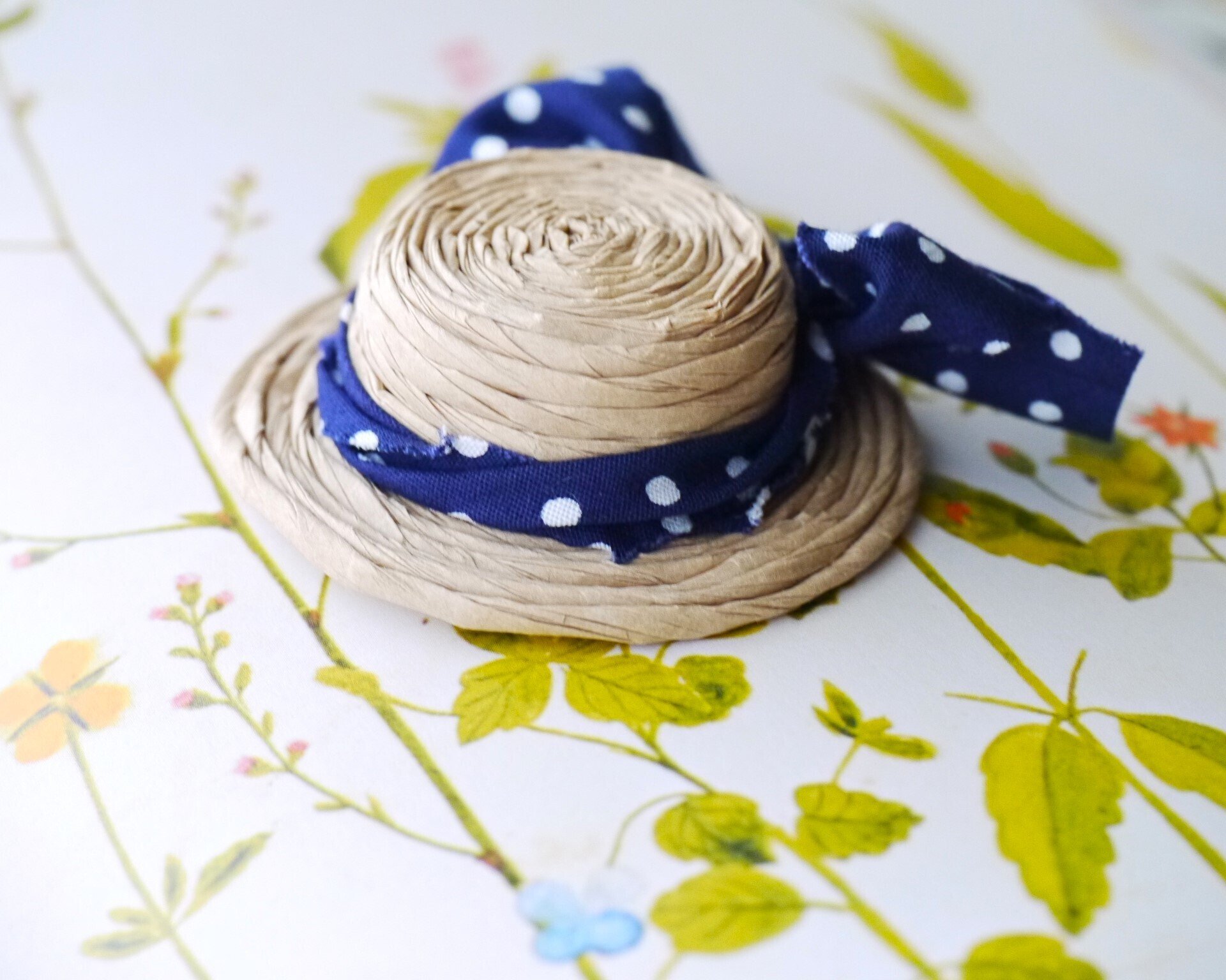 工作×手芸 ミニ麦わら帽子オブジェ｜sion