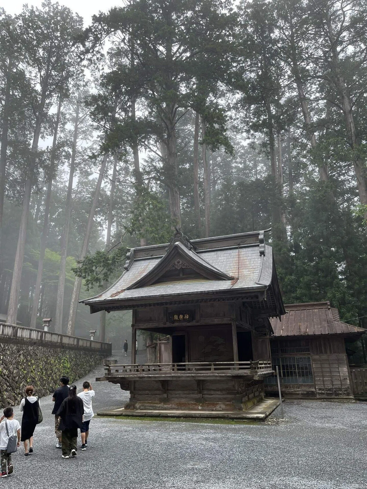 紀行文】ヤマトタケルを導いた白きオオカミが潜む三峯神社