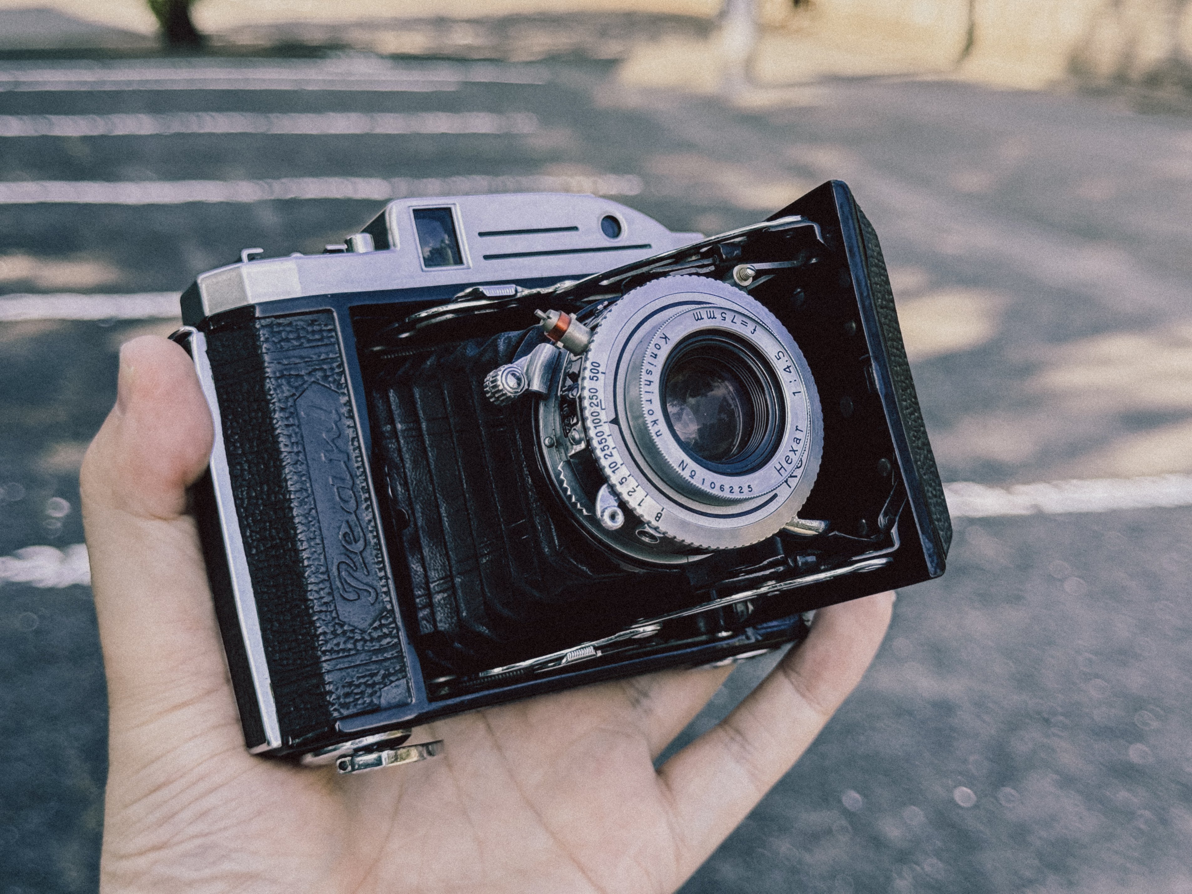 小西六 Konica Pearl II Hexar 75/4.5- 旅行用、散歩用に 小西六 Konica Pearl II Hexar 75/4.5- 旅行用、散歩用に