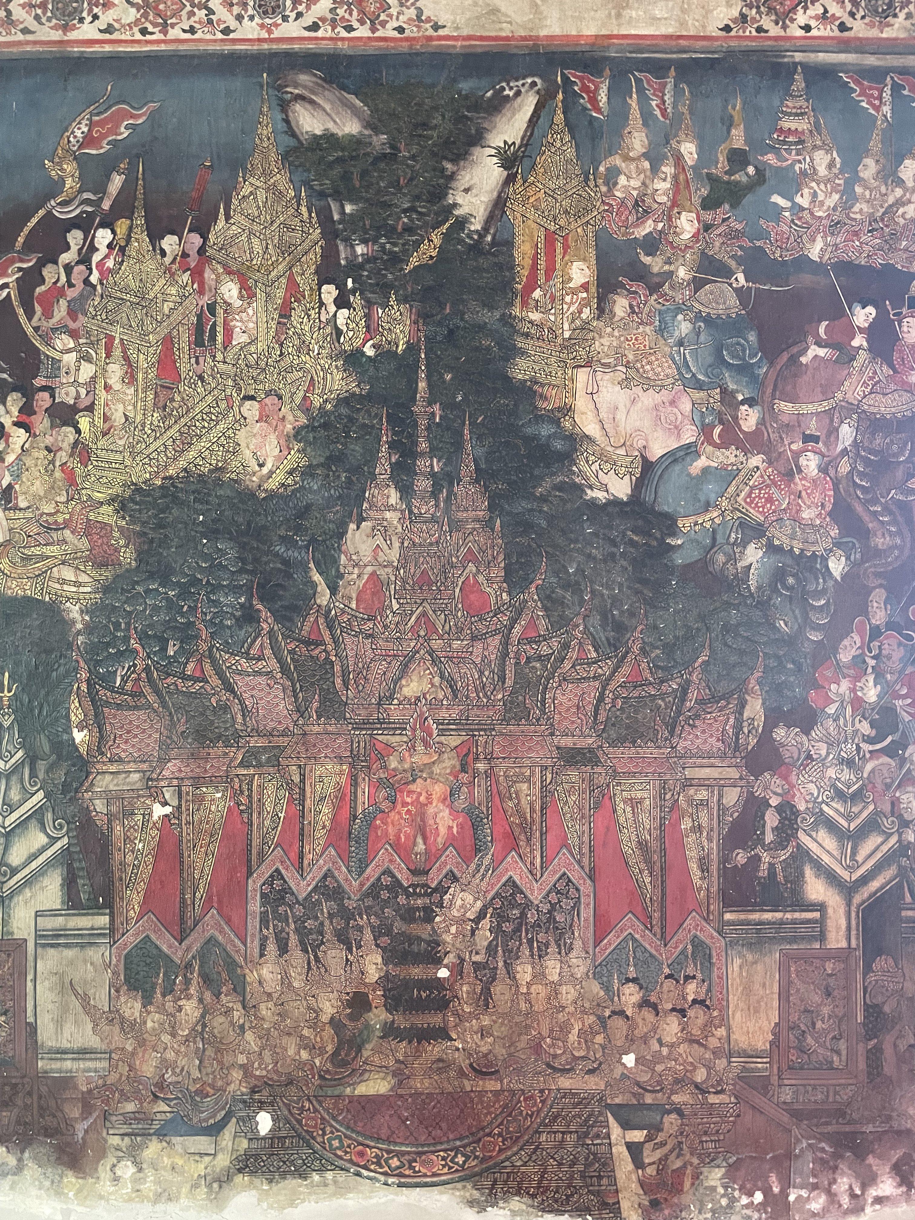 タイの板絵 ワットチャイヤティット】ホラーみが強すぎる扉絵「乙女の果実が