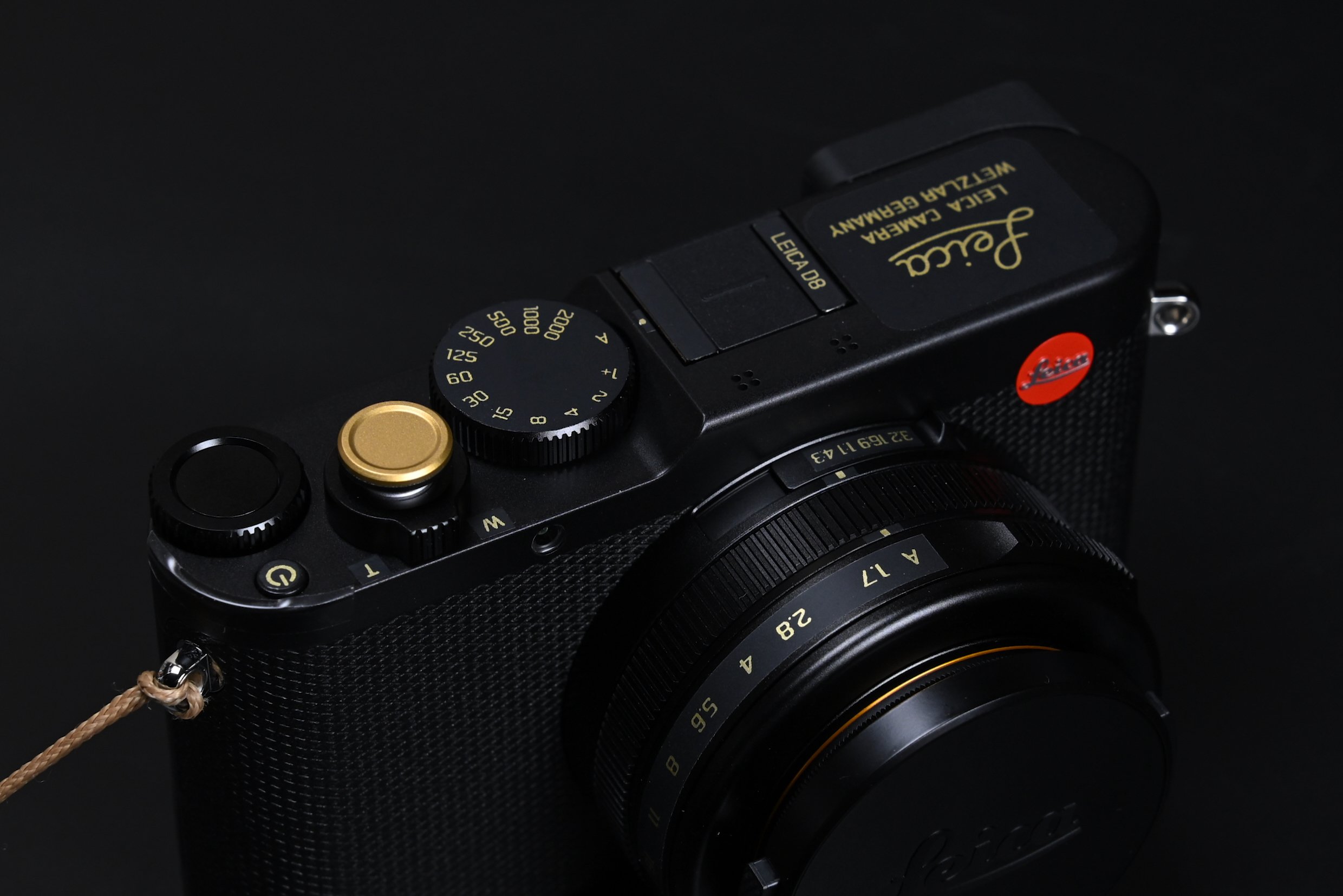 【極美品】LEICA D-LUX8 + 純正レリーズボタン 極美品】LEICA D-LUX8 + 純正レリーズボタン