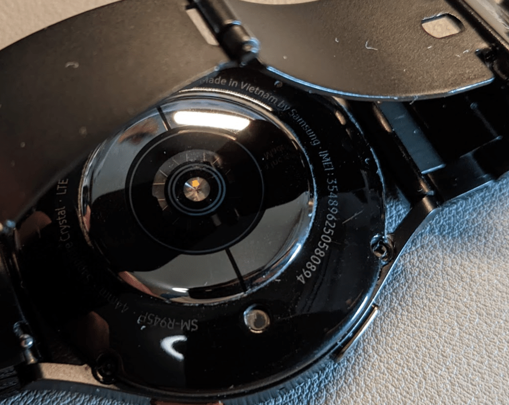 スマートウォッチを裸で使うとこのくらい傷つく（Galaxy Watch6