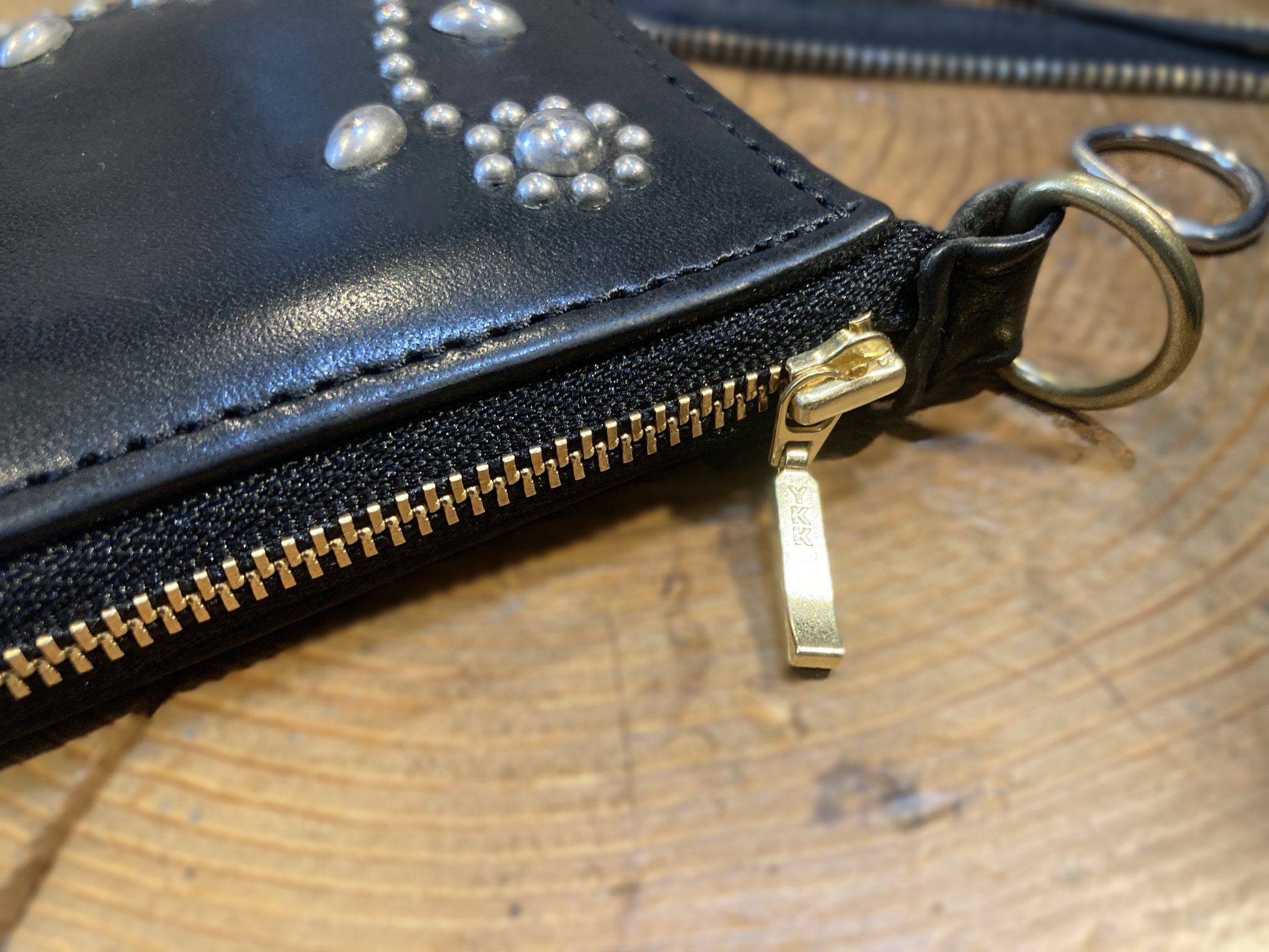 ファスナー交換】HTCのL字ジッパーウォレット|CREA Repair ファスナー交換】HTCのL字ジッパーウォレット|CREA Repair