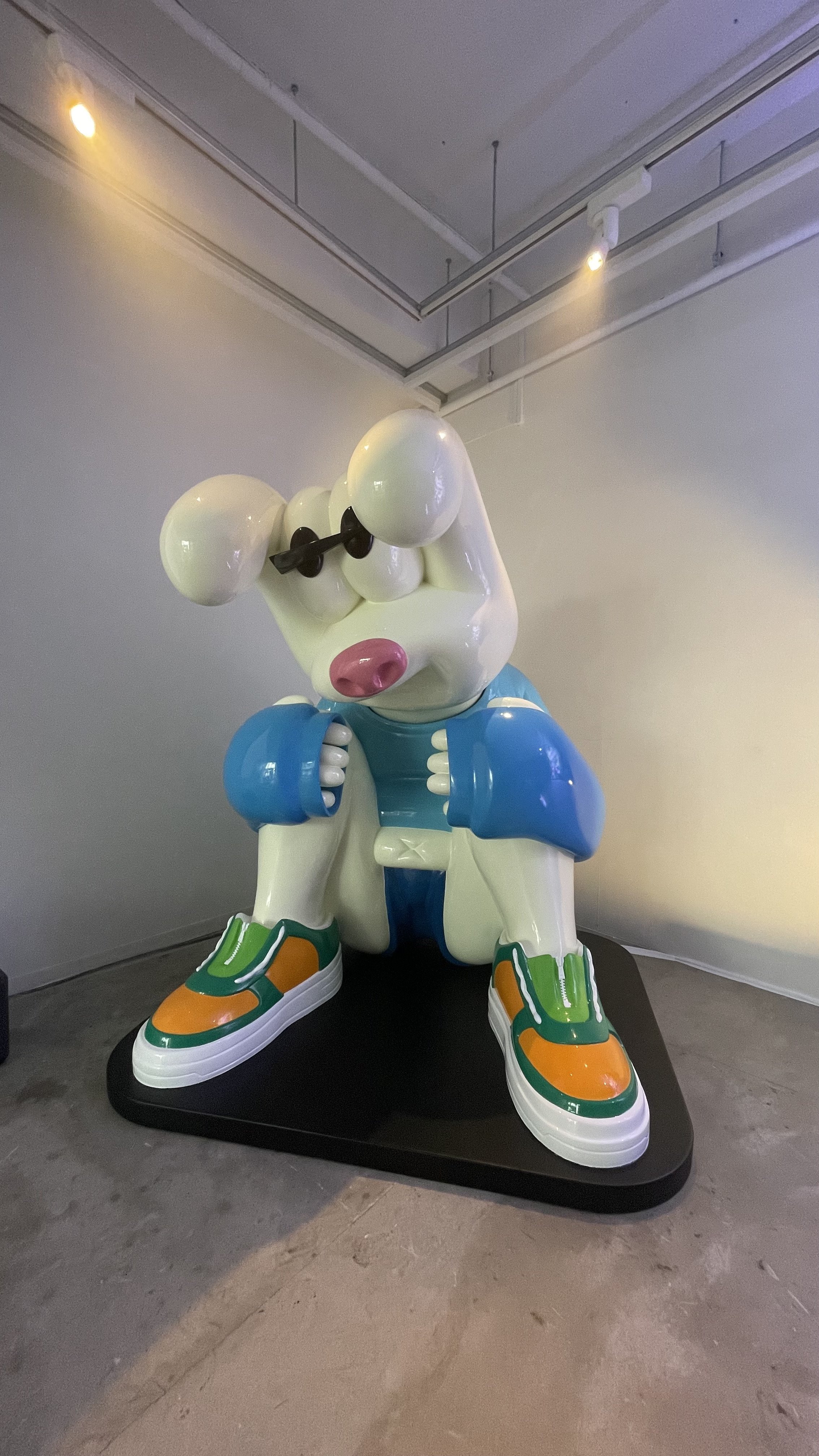 千賀健永　個展　FiNGAiSM シリコンショルダーバッグ 表参道ヒルズで開催されてる千賀健永くんの個展『FiNGAiSM』に夫