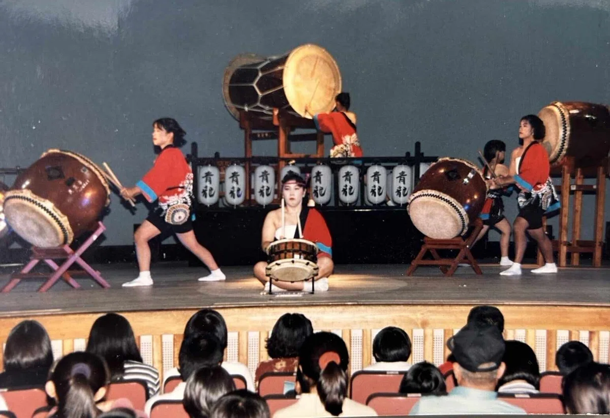 超大きな！ 太鼓です！ 市場にはめったに出てきませんねっ！ くぐもっ