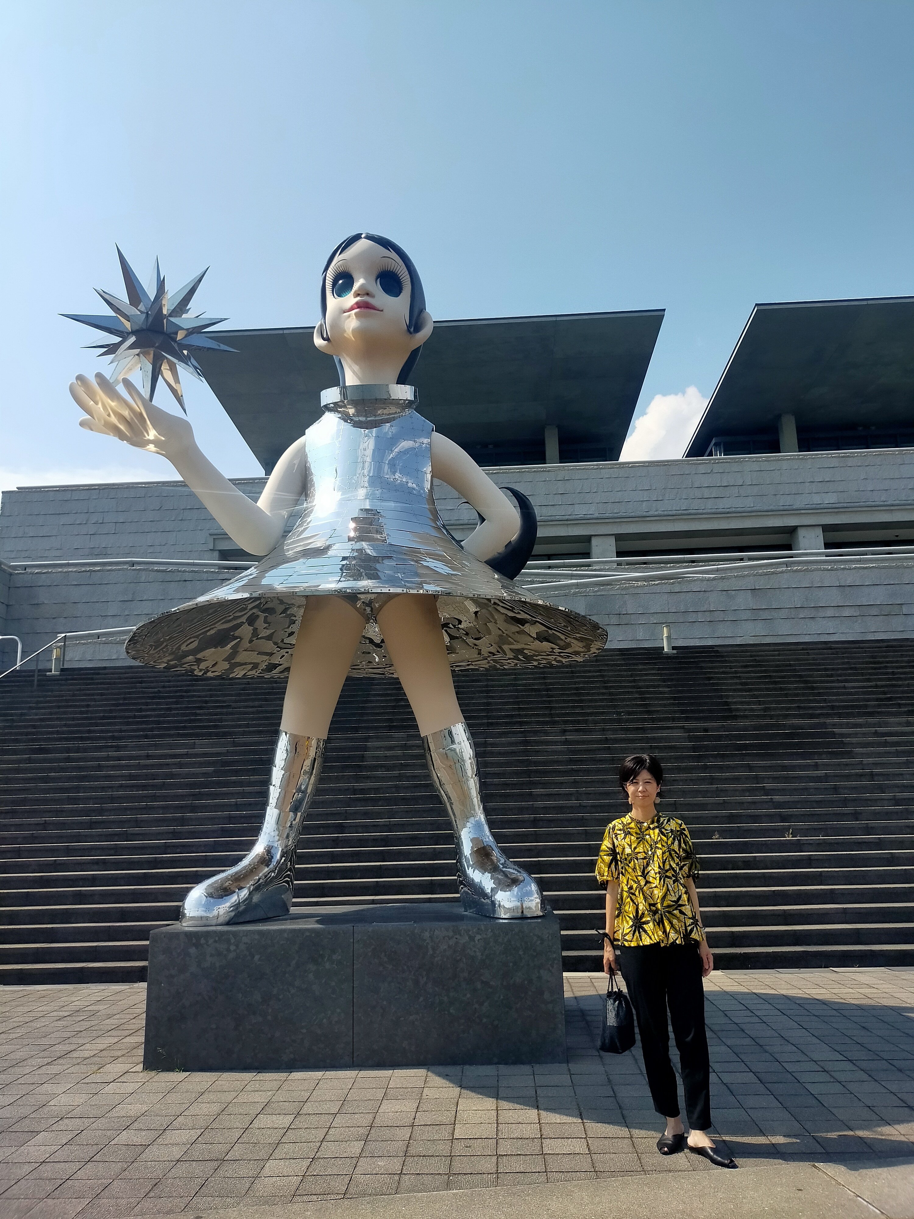 芸術散歩2024〜兵庫県立美術館「安彦良和展」〜｜カニ | ファッション