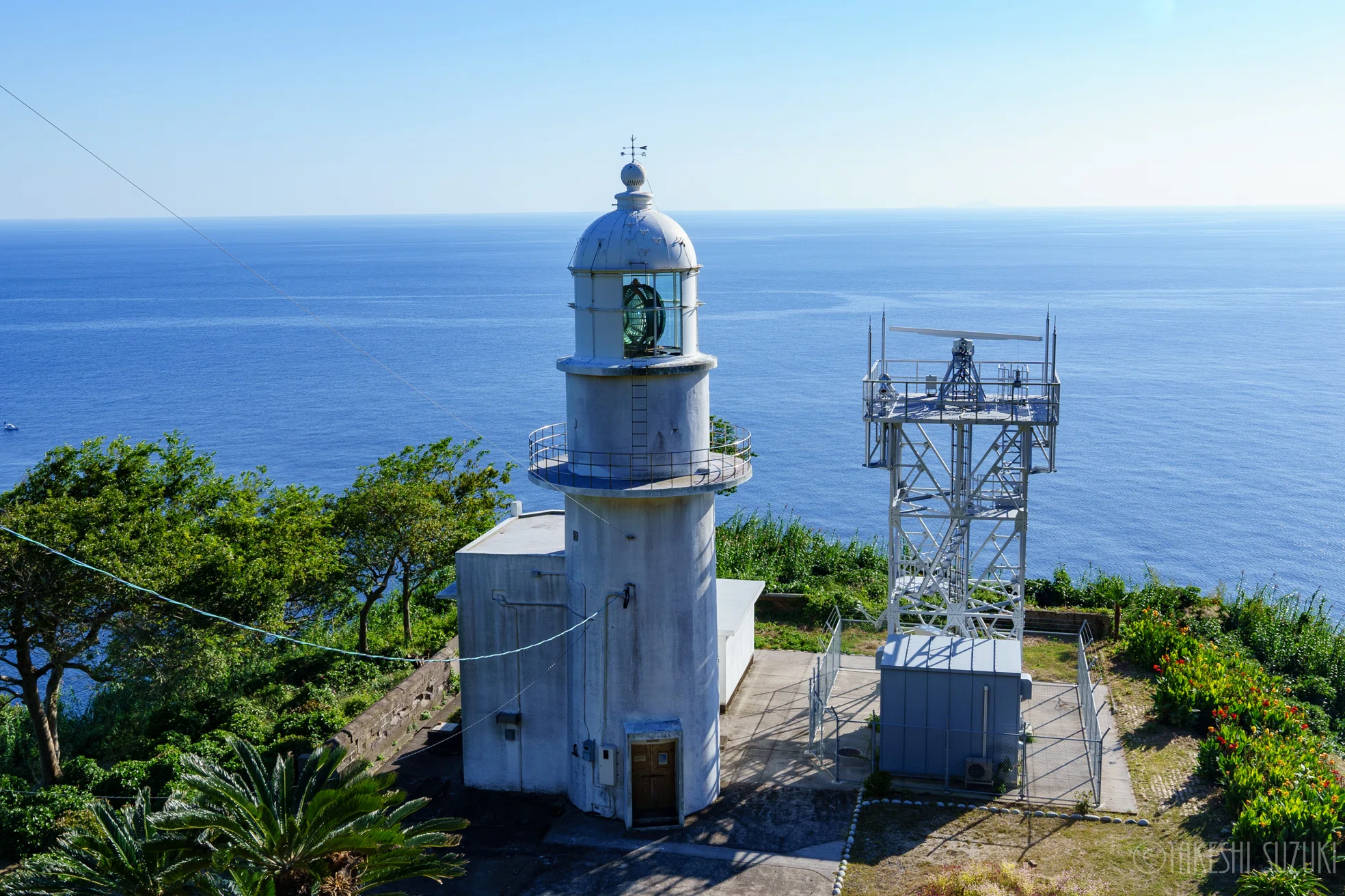 釣掛埼灯台｜鹿児島県薩摩川内市下甑町｜すずきたけし