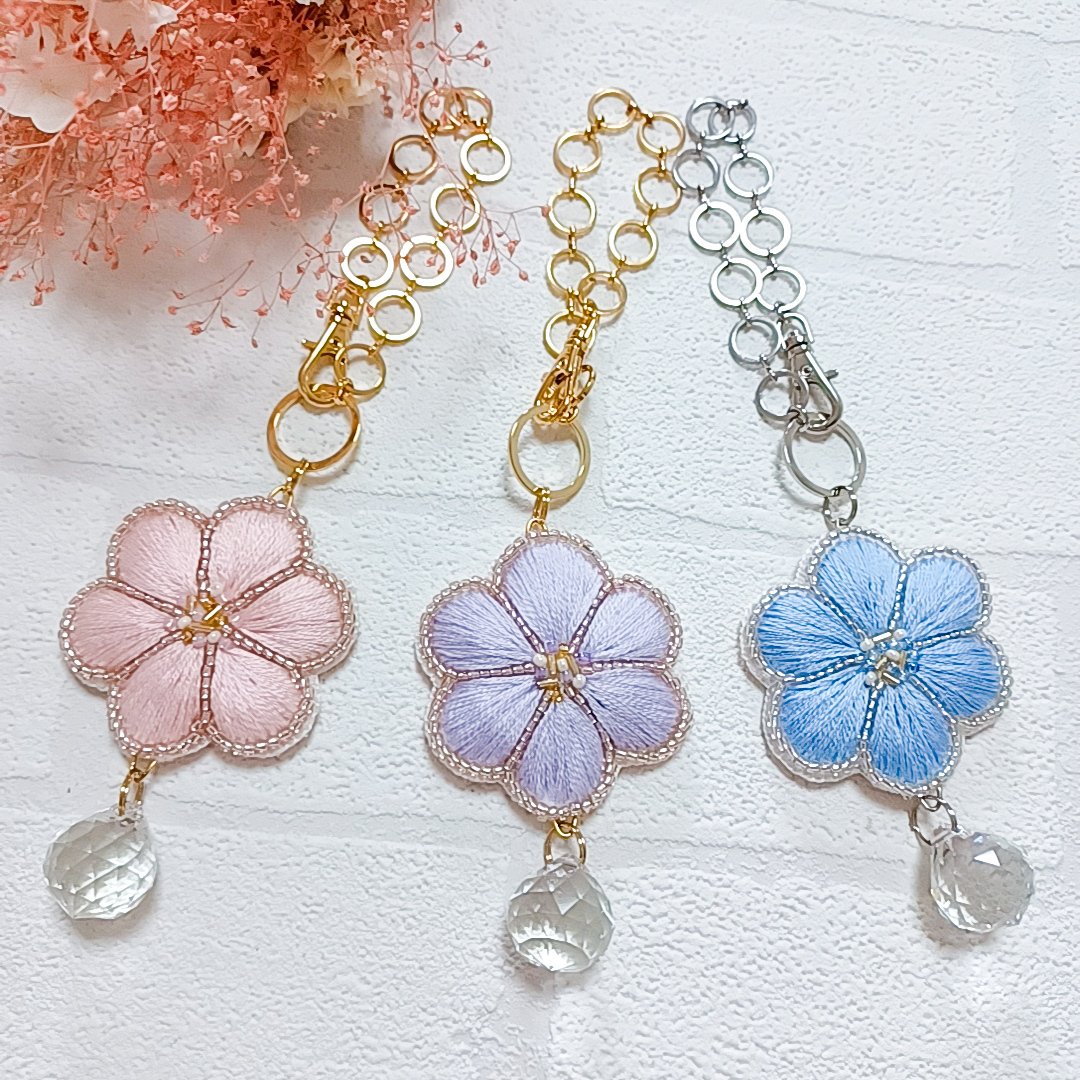 ビーズ刺繍とサンキャッチャー。｜miyuu.colors