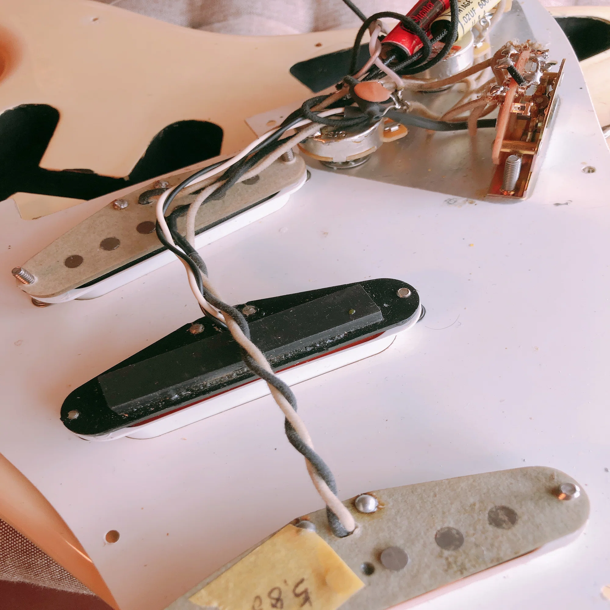 何度目かの自分のギター紹介・Squier by Fender SST-30 A serial 