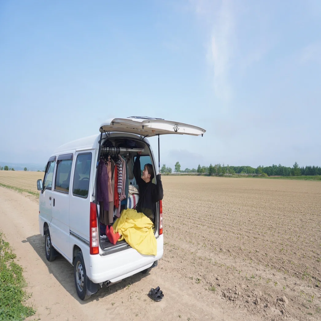 車中泊で紙を巡る日本一周 - 紙が生まれる人・自然・風景に出会う旅