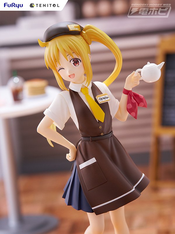 ぼっち・ざ・ろっく！』より、おしゃれなカフェ店員風の伊地知虹